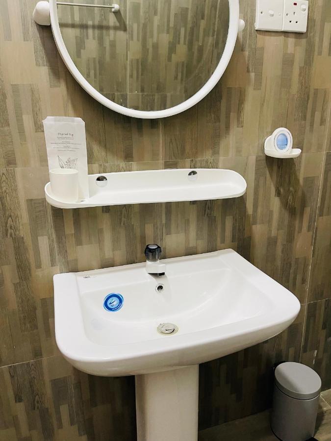 Ratnam Hotel Τζάφνα Εξωτερικό φωτογραφία